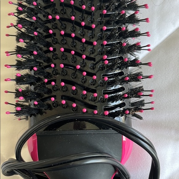 Revlon hair styling brush - Picture 3 of 3